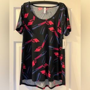 BNWT Lularoe Lipstick Classic T